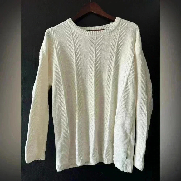 Beautiful SOFT ORVIS sweater. - Picture 1 of 9